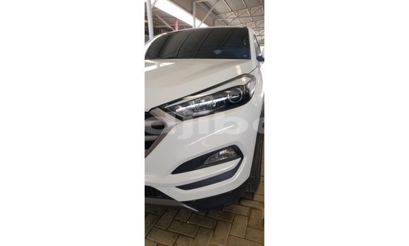 Buy Import Hyundai Tucson White Car in Import - Dubai in Ali Sabieh Region Buy Import Hyundai Tucson White Car in Import - Dubai in Ali Sabieh Region