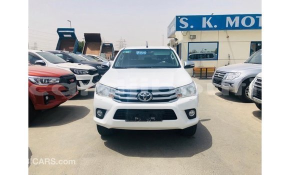 Buy Import Toyota Hilux White Car in Import - Dubai in Ali Sabieh Region Buy Import Toyota Hilux White Car in Import - Dubai in Ali Sabieh Region