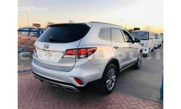 Buy Import Hyundai Santa Fe Other Car in Import - Dubai in Ali Sabieh Region Buy Import Hyundai Santa Fe Other Car in Import - Dubai in Ali Sabieh Region