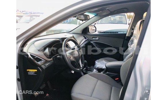 Buy Import Hyundai Santa Fe Other Car in Import - Dubai in Ali Sabieh Region Buy Import Hyundai Santa Fe Other Car in Import - Dubai in Ali Sabieh Region