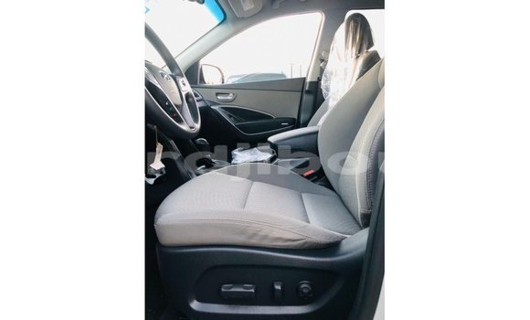 Buy Import Hyundai Santa Fe Other Car in Import - Dubai in Ali Sabieh Region Buy Import Hyundai Santa Fe Other Car in Import - Dubai in Ali Sabieh Region