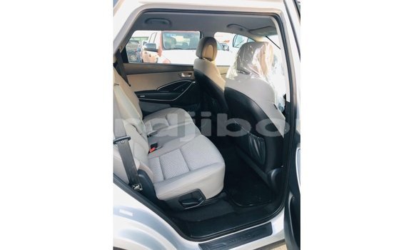Buy Import Hyundai Santa Fe Other Car in Import - Dubai in Ali Sabieh Region Buy Import Hyundai Santa Fe Other Car in Import - Dubai in Ali Sabieh Region