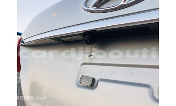 Buy Import Hyundai Santa Fe Other Car in Import - Dubai in Ali Sabieh Region Buy Import Hyundai Santa Fe Other Car in Import - Dubai in Ali Sabieh Region