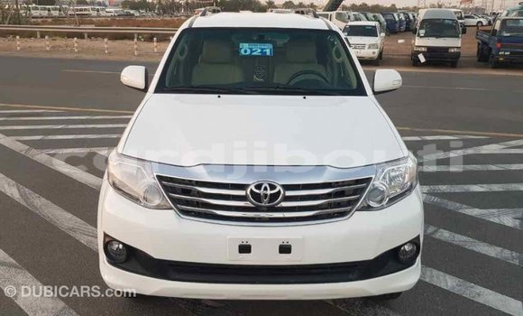 Buy Import Toyota Fortuner White Car in Import - Dubai in Ali Sabieh Region Buy Import Toyota Fortuner White Car in Import - Dubai in Ali Sabieh Region