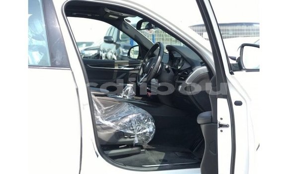 Acheter Import Voiture BMW X5 Blanc à Import - Dubai, Ali Sabieh Region Acheter Import Voiture BMW X5 Blanc à Import - Dubai, Ali Sabieh Region