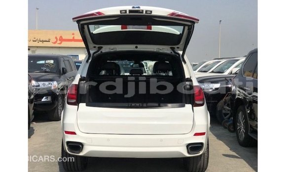 Acheter Import Voiture BMW X5 Blanc à Import - Dubai, Ali Sabieh Region Acheter Import Voiture BMW X5 Blanc à Import - Dubai, Ali Sabieh Region