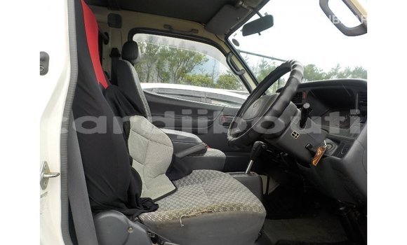 Buy Import Toyota Hiace White Car in Import - Dubai in Ali Sabieh Region Buy Import Toyota Hiace White Car in Import - Dubai in Ali Sabieh Region