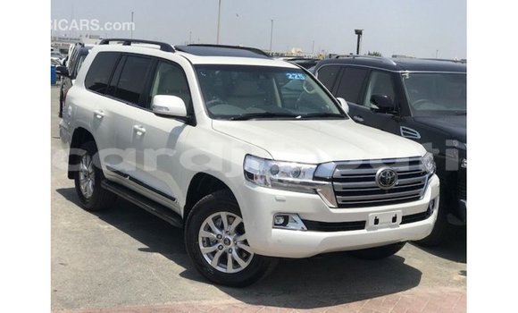 Acheter Import Voiture Toyota Land Cruiser Blanc à Import - Dubai, Ali Sabieh Region Acheter Import Voiture Toyota Land Cruiser Blanc à Import - Dubai, Ali Sabieh Region