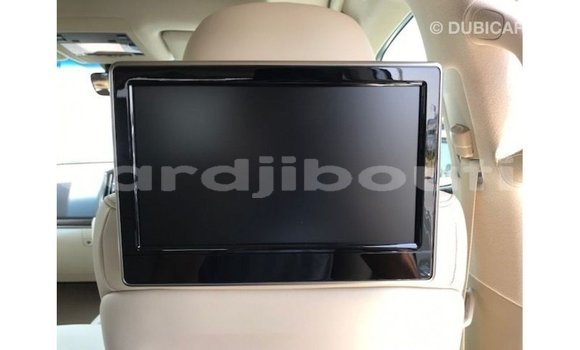 Acheter Import Voiture Toyota Land Cruiser Blanc à Import - Dubai, Ali Sabieh Region Acheter Import Voiture Toyota Land Cruiser Blanc à Import - Dubai, Ali Sabieh Region