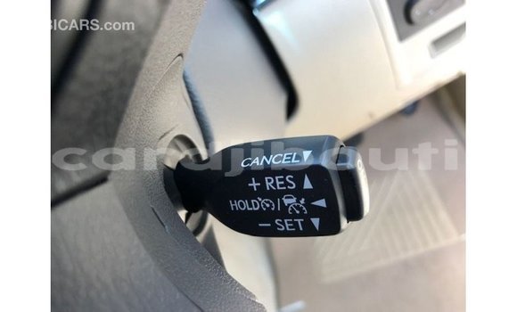 Acheter Import Voiture Toyota Land Cruiser Blanc à Import - Dubai, Ali Sabieh Region Acheter Import Voiture Toyota Land Cruiser Blanc à Import - Dubai, Ali Sabieh Region