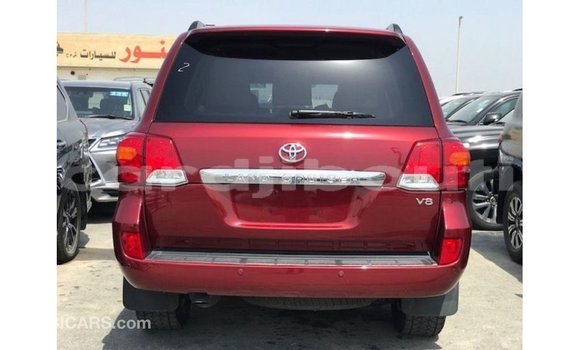 Acheter Import Voiture Toyota Land Cruiser Rouge à Import - Dubai, Ali Sabieh Region Acheter Import Voiture Toyota Land Cruiser Rouge à Import - Dubai, Ali Sabieh Region