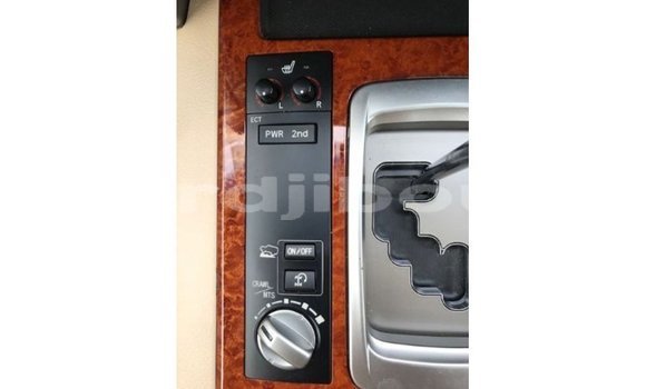 Acheter Import Voiture Toyota Land Cruiser Rouge à Import - Dubai, Ali Sabieh Region Acheter Import Voiture Toyota Land Cruiser Rouge à Import - Dubai, Ali Sabieh Region