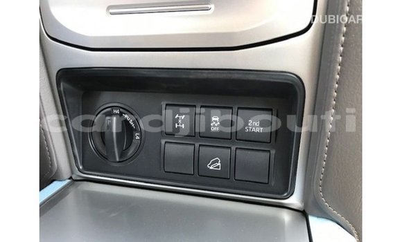 Acheter Import Voiture Toyota Prado Rouge à Import - Dubai, Ali Sabieh Region Acheter Import Voiture Toyota Prado Rouge à Import - Dubai, Ali Sabieh Region