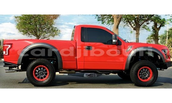 Acheter Import Voiture Ford Club Wagon Rouge à Import - Dubai, Ali Sabieh Region Acheter Import Voiture Ford Club Wagon Rouge à Import - Dubai, Ali Sabieh Region