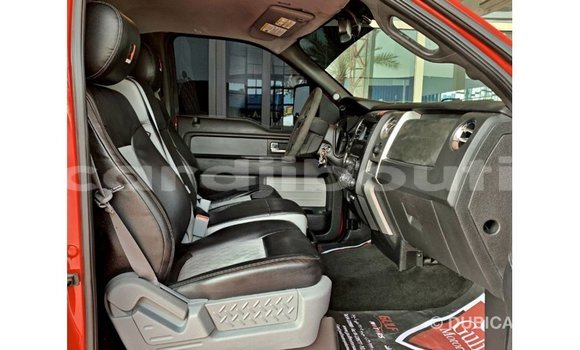 Acheter Import Voiture Ford Club Wagon Rouge à Import - Dubai, Ali Sabieh Region Acheter Import Voiture Ford Club Wagon Rouge à Import - Dubai, Ali Sabieh Region