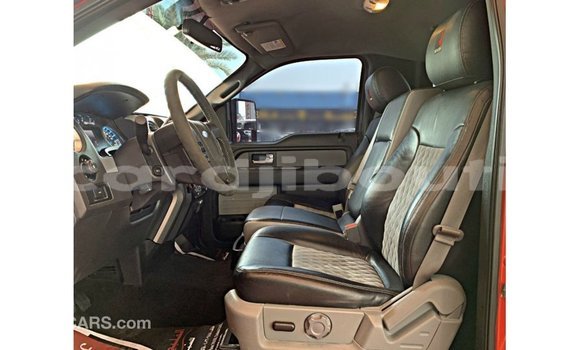 Acheter Import Voiture Ford Club Wagon Rouge à Import - Dubai, Ali Sabieh Region Acheter Import Voiture Ford Club Wagon Rouge à Import - Dubai, Ali Sabieh Region