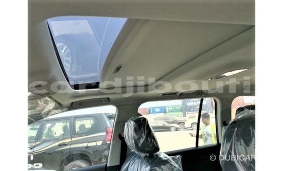 Acheter Import Voiture Toyota Land Cruiser Blanc à Import - Dubai, Ali Sabieh Region Acheter Import Voiture Toyota Land Cruiser Blanc à Import - Dubai, Ali Sabieh Region
