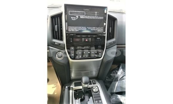 Acheter Import Voiture Toyota Land Cruiser Blanc à Import - Dubai, Ali Sabieh Region Acheter Import Voiture Toyota Land Cruiser Blanc à Import - Dubai, Ali Sabieh Region