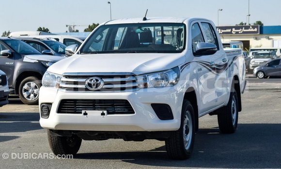 Buy Import Toyota Hilux White Car in Import - Dubai in Ali Sabieh Region Buy Import Toyota Hilux White Car in Import - Dubai in Ali Sabieh Region