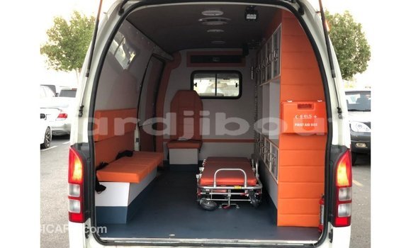 Buy Import Toyota Hiace White Car in Import - Dubai in Ali Sabieh Region Buy Import Toyota Hiace White Car in Import - Dubai in Ali Sabieh Region