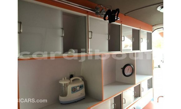 Buy Import Toyota Hiace White Car in Import - Dubai in Ali Sabieh Region Buy Import Toyota Hiace White Car in Import - Dubai in Ali Sabieh Region