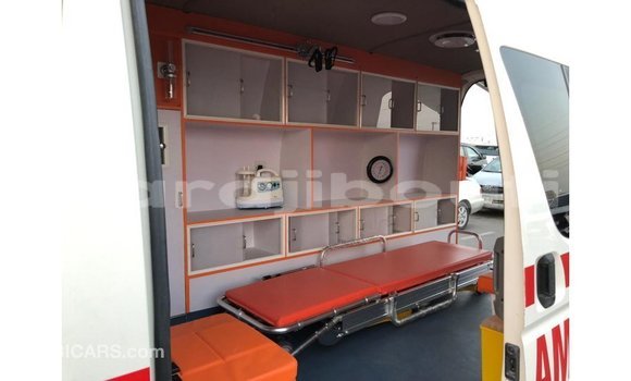 Buy Import Toyota Hiace White Car in Import - Dubai in Ali Sabieh Region Buy Import Toyota Hiace White Car in Import - Dubai in Ali Sabieh Region