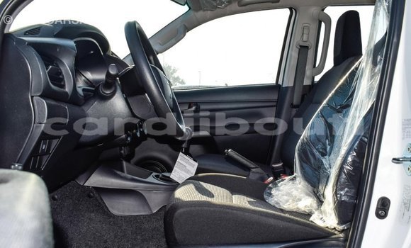 Buy Import Toyota Hilux White Car in Import - Dubai in Ali Sabieh Region Buy Import Toyota Hilux White Car in Import - Dubai in Ali Sabieh Region