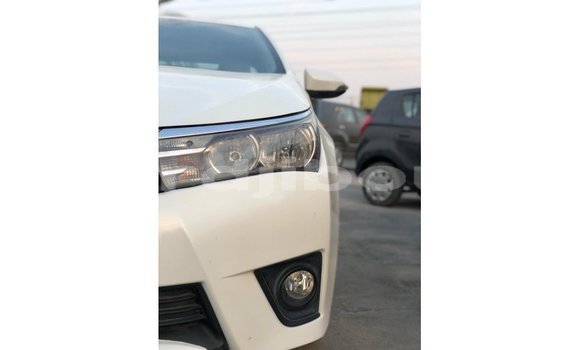 Buy Import Toyota Corolla White Car in Import - Dubai in Ali Sabieh Region Buy Import Toyota Corolla White Car in Import - Dubai in Ali Sabieh Region