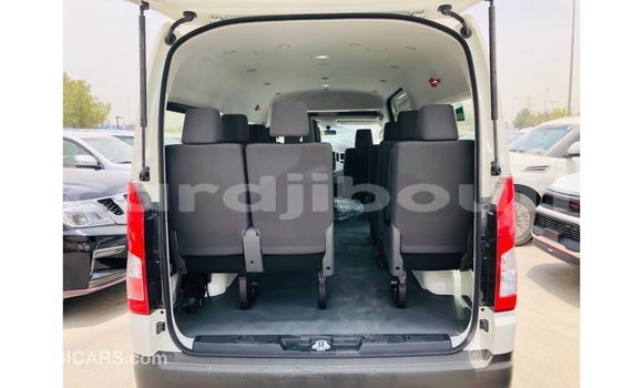 Buy Import Toyota Hiace White Car in Import - Dubai in Ali Sabieh Region Buy Import Toyota Hiace White Car in Import - Dubai in Ali Sabieh Region