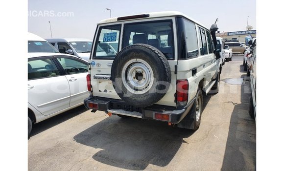 Buy Import Toyota Land Cruiser White Car in Import - Dubai in Ali Sabieh Region Buy Import Toyota Land Cruiser White Car in Import - Dubai in Ali Sabieh Region