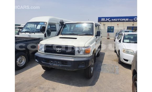 Buy Import Toyota Land Cruiser White Car in Import - Dubai in Ali Sabieh Region Buy Import Toyota Land Cruiser White Car in Import - Dubai in Ali Sabieh Region