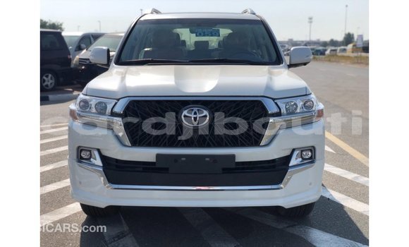 Buy Import Toyota Land Cruiser White Car in Import - Dubai in Ali Sabieh Region Buy Import Toyota Land Cruiser White Car in Import - Dubai in Ali Sabieh Region