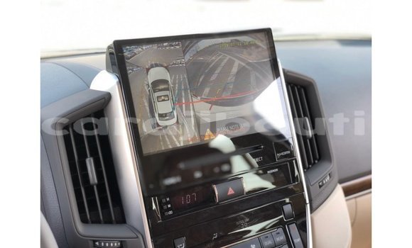 Buy Import Toyota Land Cruiser White Car in Import - Dubai in Ali Sabieh Region Buy Import Toyota Land Cruiser White Car in Import - Dubai in Ali Sabieh Region