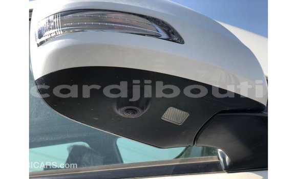 Buy Import Toyota Land Cruiser White Car in Import - Dubai in Ali Sabieh Region Buy Import Toyota Land Cruiser White Car in Import - Dubai in Ali Sabieh Region