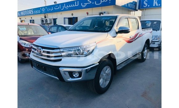 Acheter Import Voiture Toyota Hilux Blanc à Import - Dubai, Ali Sabieh Region