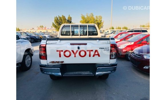 Buy Import Toyota Hilux White Car in Import - Dubai in Ali Sabieh Region Buy Import Toyota Hilux White Car in Import - Dubai in Ali Sabieh Region