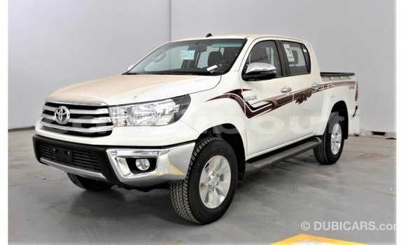 Acheter Import Voiture Toyota Hilux Blanc à Import - Dubai, Ali Sabieh Region Acheter Import Voiture Toyota Hilux Blanc à Import - Dubai, Ali Sabieh Region