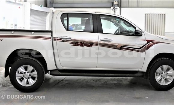 Acheter Import Voiture Toyota Hilux Blanc à Import - Dubai, Ali Sabieh Region Acheter Import Voiture Toyota Hilux Blanc à Import - Dubai, Ali Sabieh Region