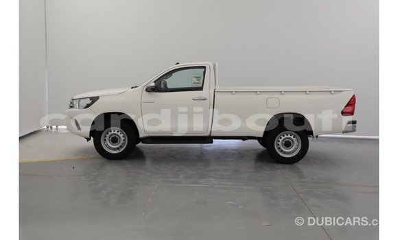 Acheter Import Voiture Toyota Hilux Blanc à Import - Dubai, Ali Sabieh Region Acheter Import Voiture Toyota Hilux Blanc à Import - Dubai, Ali Sabieh Region