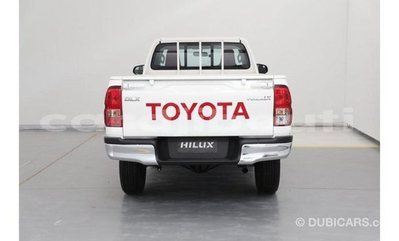 Acheter Import Voiture Toyota Hilux Blanc à Import - Dubai, Ali Sabieh Region Acheter Import Voiture Toyota Hilux Blanc à Import - Dubai, Ali Sabieh Region