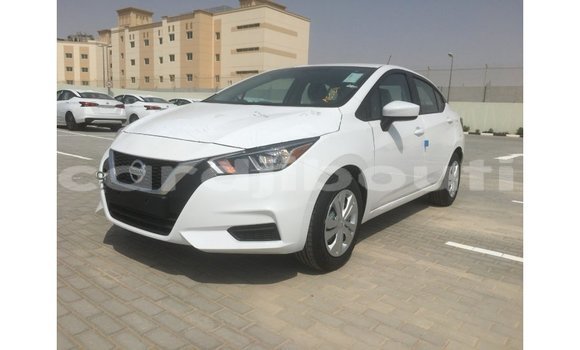Acheter Import Voiture Nissan Sunny Blanc à Import - Dubai, Ali Sabieh Region