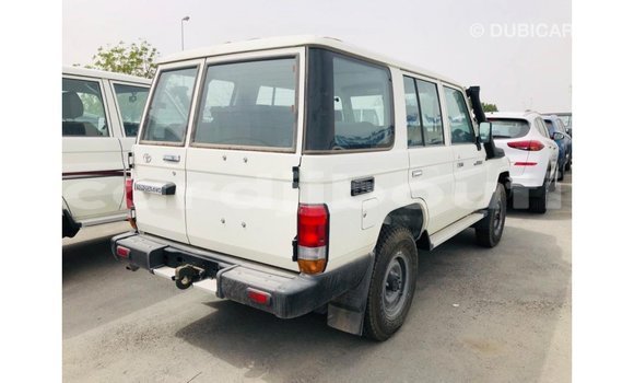 Buy Import Toyota Land Cruiser White Car in Import - Dubai in Ali Sabieh Region Buy Import Toyota Land Cruiser White Car in Import - Dubai in Ali Sabieh Region
