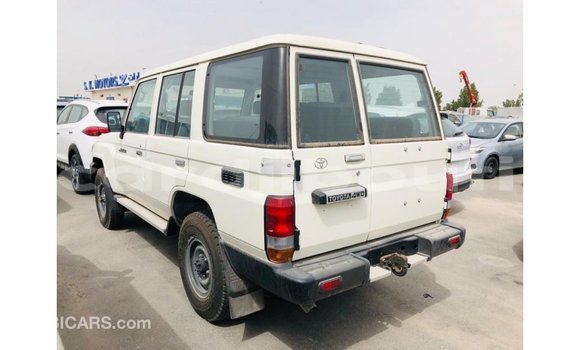 Buy Import Toyota Land Cruiser White Car in Import - Dubai in Ali Sabieh Region Buy Import Toyota Land Cruiser White Car in Import - Dubai in Ali Sabieh Region