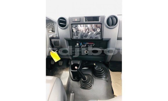 Buy Import Toyota Land Cruiser White Car in Import - Dubai in Ali Sabieh Region Buy Import Toyota Land Cruiser White Car in Import - Dubai in Ali Sabieh Region