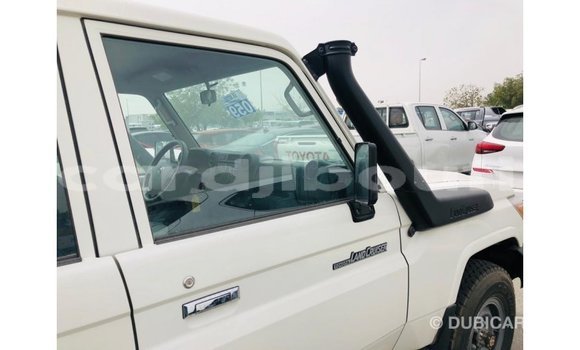Buy Import Toyota Land Cruiser White Car in Import - Dubai in Ali Sabieh Region Buy Import Toyota Land Cruiser White Car in Import - Dubai in Ali Sabieh Region