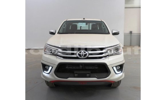 Acheter Import Voiture Toyota Hilux Blanc à Import - Dubai, Ali Sabieh Region