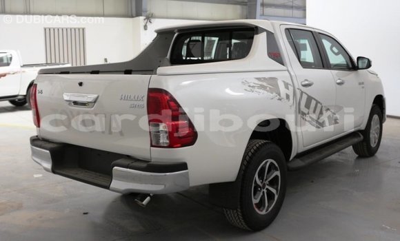 Acheter Import Voiture Toyota Hilux Blanc à Import - Dubai, Ali Sabieh Region Acheter Import Voiture Toyota Hilux Blanc à Import - Dubai, Ali Sabieh Region