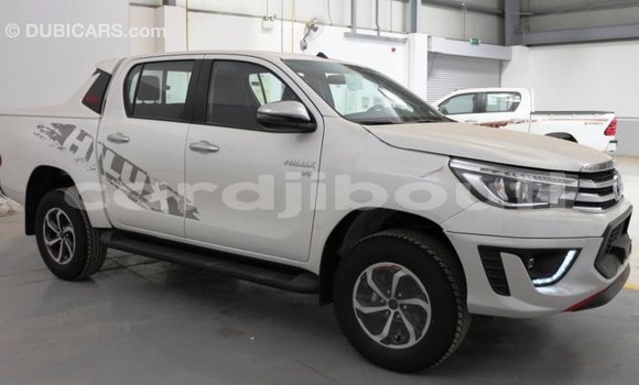 Acheter Import Voiture Toyota Hilux Blanc à Import - Dubai, Ali Sabieh Region Acheter Import Voiture Toyota Hilux Blanc à Import - Dubai, Ali Sabieh Region