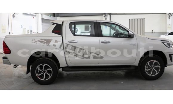 Acheter Import Voiture Toyota Hilux Blanc à Import - Dubai, Ali Sabieh Region Acheter Import Voiture Toyota Hilux Blanc à Import - Dubai, Ali Sabieh Region
