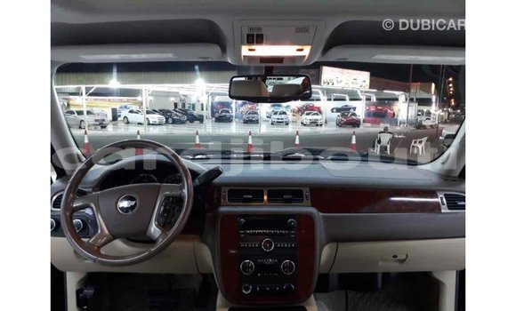 Acheter Import Voiture Chevrolet Silverado Noir à Import - Dubai, Ali Sabieh Region Acheter Import Voiture Chevrolet Silverado Noir à Import - Dubai, Ali Sabieh Region